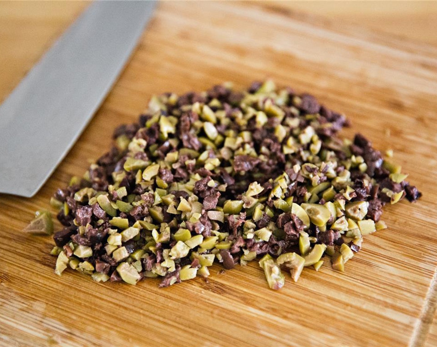step 3 Finely chop the Black Olives (4 Tbsp) and the Green Olives (4 Tbsp).