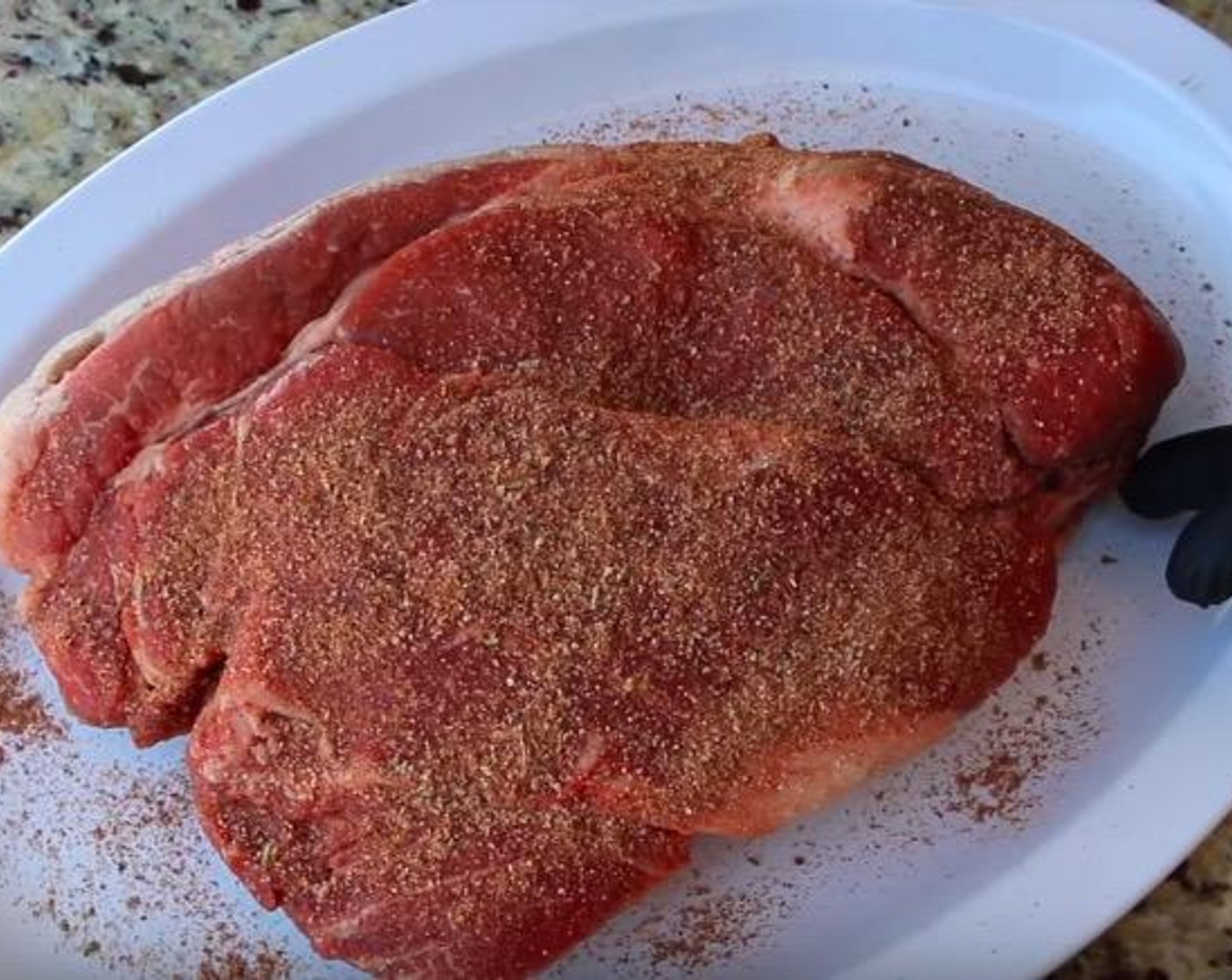 step 1 Combine All-Purpose Spice Rub (1 Tbsp), Chili Powder (1 Tbsp), Onion Powder (1 Tbsp), Ground Cumin (1 Tbsp), Paprika (2 tsp), Fresh Oregano (1 tsp), Cayenne Pepper (1 tsp) and Chipotle Pepper (1 tsp). Liberally dust over all sides of the Smoked Chuck Roast (2 lb).