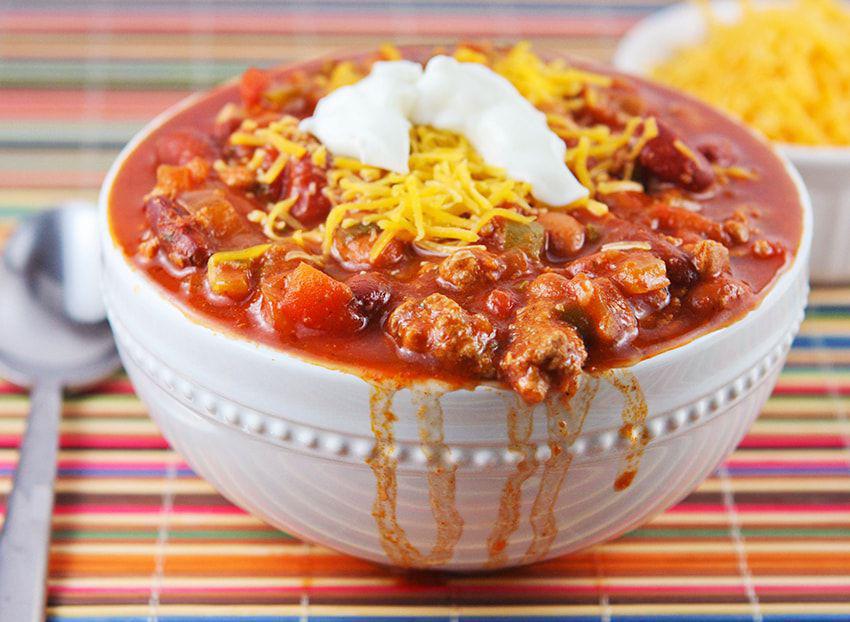 A hearty bowl of the best chili recipe for a Chicago game day.