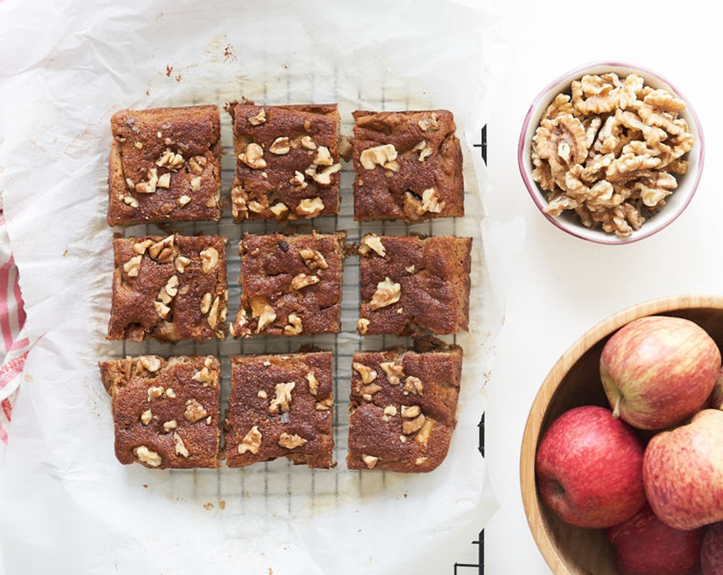Apple Spice Walnut Cake