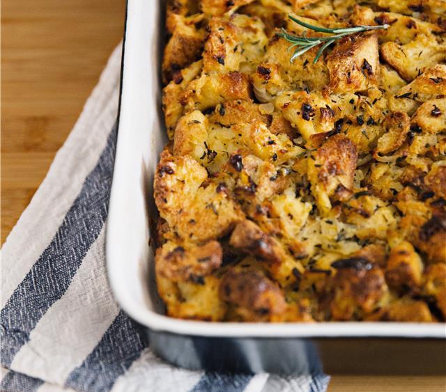Traditional savory Thanksgiving bread stuffing