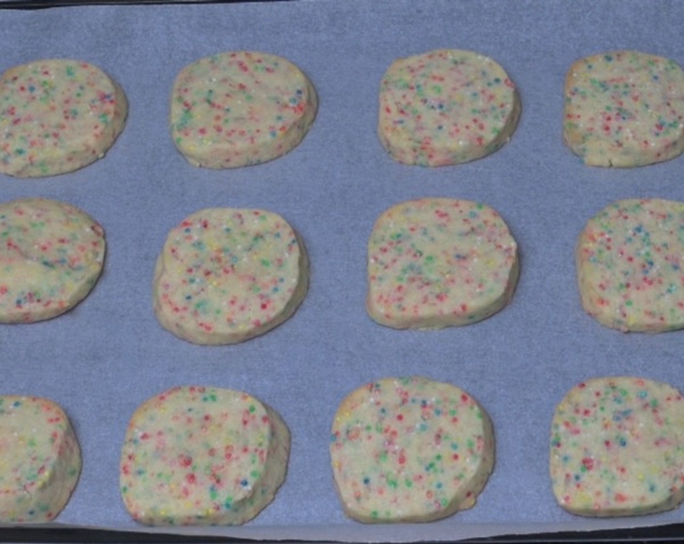 step 7 Allow cookies to cool for 5 minutes.