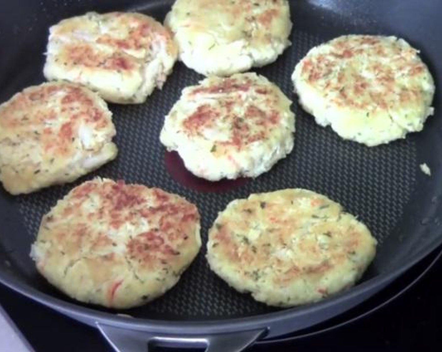 step 3 On a frying pan with some olive oil, cook the patties for 2 minutes on each side.