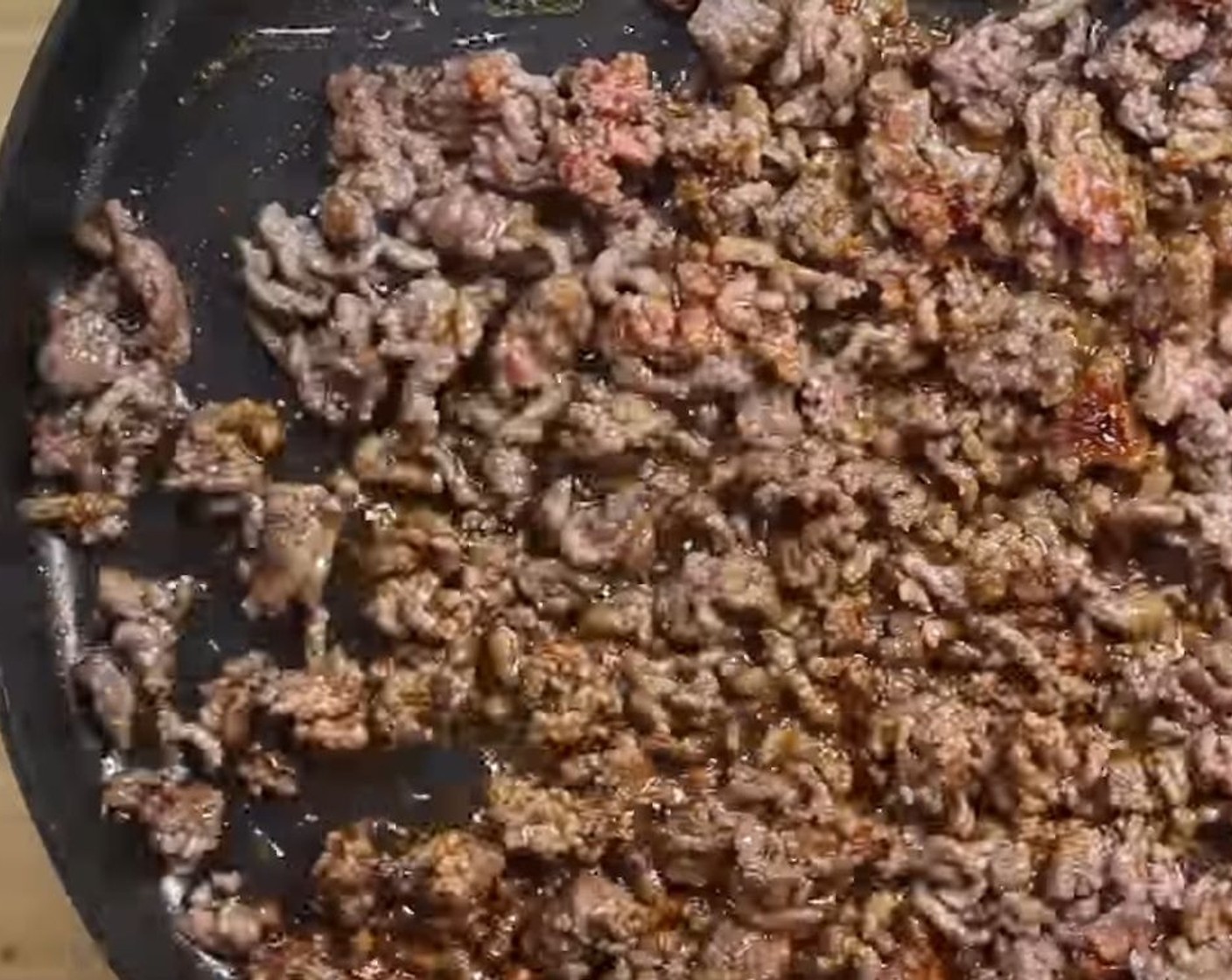 step 2 Add Taco Seasoning (1 tsp), Garlic Powder (1 tsp) and Chili Spice Mix (1/2 tsp). Mix the spices in well and let it cook for another minute.
